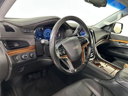 Used 2016 Cadillac Escalade ESV Premium image 13