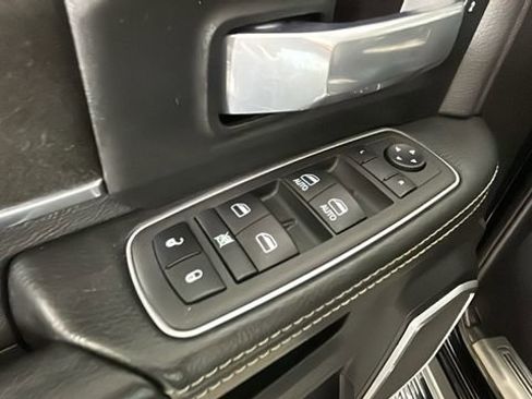 Used 2022 RAM 3500 Laramie AWD/4WD image 11