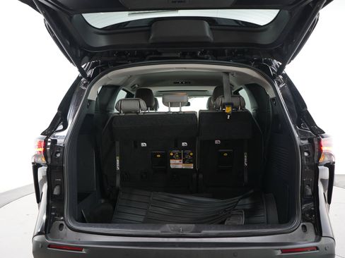 Used 2025 Toyota Sienna XLE w/ XLE Plus Package AWD/4WD image 18