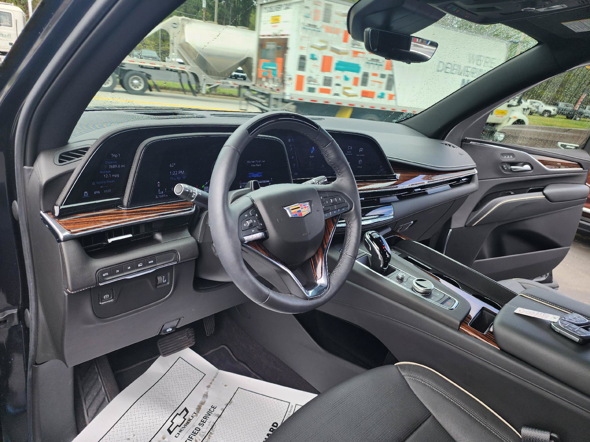 Used 2023 Cadillac Escalade Premium Luxury AWD/4WD image 6