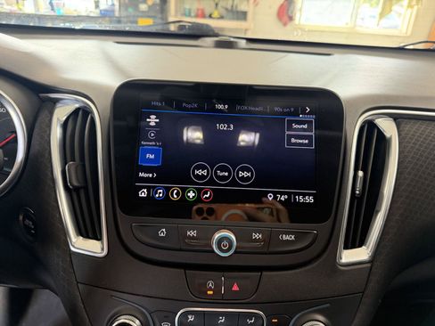 Used 2021 Chevrolet Malibu LT FWD image 15