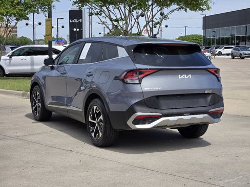 Used 2023 Kia Sportage EX image 3