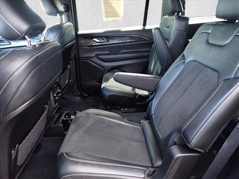 Used 2023 Jeep Grand Cherokee L Laredo AWD/4WD image 10