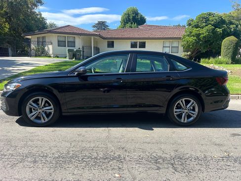 Used 2023 Volkswagen Jetta SE FWD image 4