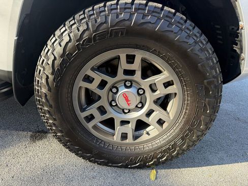 Used 2019 Toyota 4Runner SR5 image 14