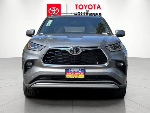 New 2026 Toyota Highlander Platinum AWD/4WD image 8