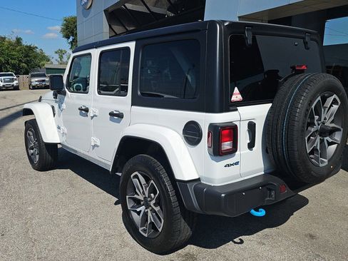 Used 2024 Jeep Wrangler Sport S image 4
