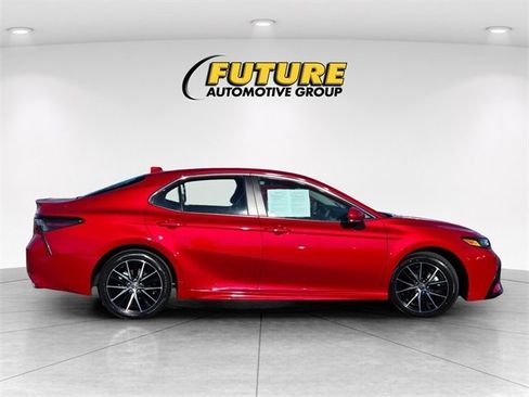 Certified 2024 Toyota Camry SE image 4