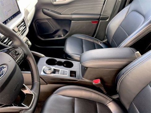 Used 2024 Ford Escape Platinum image 21