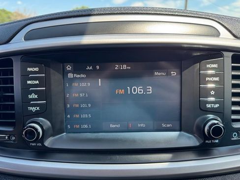 Used 2020 Kia Sorento AWD V6 image 37