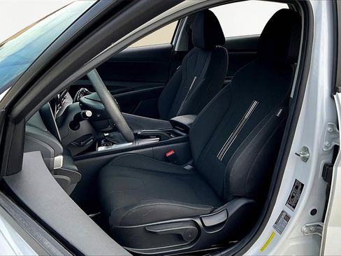 Used 2022 Hyundai Elantra SEL w/ Cargo Package image 25