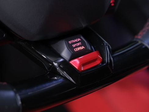 Used 2021 Lamborghini Huracan EVO RWD image 39