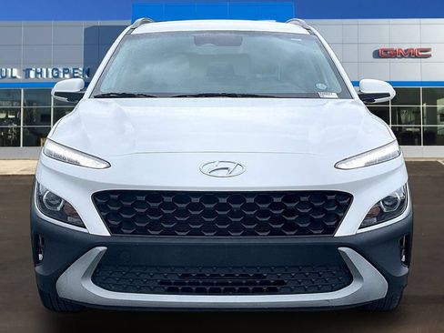 Used 2022 Hyundai Kona SEL FWD image 2