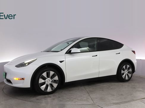 Used 2023 Tesla Model Y Long Range AWD/4WD image 18