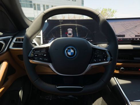 New 2026 BMW i4 eDrive40 w/ Parking Assistance Package RWD image 15
