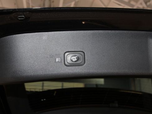 Used 2024 Lincoln Nautilus Premier AWD/4WD image 39