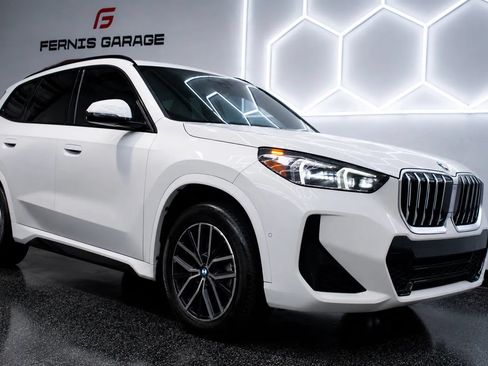 Used 2024 BMW X1 xDrive28i w/ M Sport Package AWD/4WD image 5