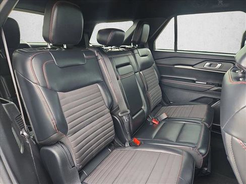 Certified 2025 Ford Explorer ST-Line w/ ST-Line Street Pack AWD/4WD image 18