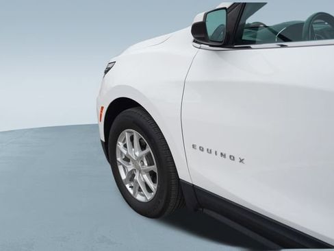 Used 2022 Chevrolet Equinox LT w/ Driver Convenience Package image 35