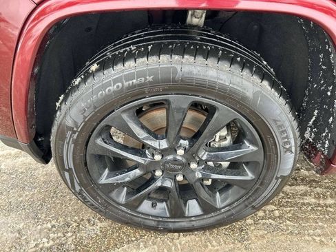 Used 2022 Jeep Grand Cherokee Laredo X AWD/4WD image 10