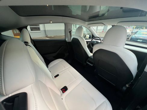 Used 2024 Tesla Model Y Long Range image 26