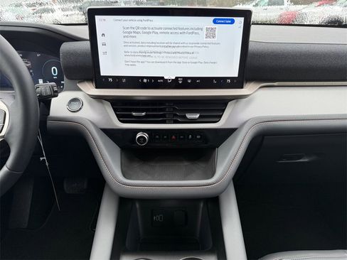 New 2026 Ford Explorer Active w/ Active Comfort Package image 15