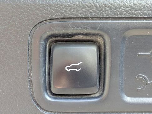 Used 2020 Ford Expedition XLT w/ Equipment Group 202A image 12