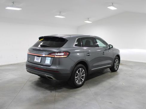 Used 2022 Lincoln Nautilus Reserve image 9