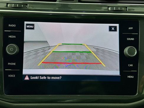 Used 2020 Volkswagen Tiguan SE image 13