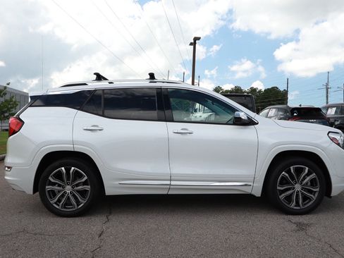 Used 2020 GMC Terrain Denali w/ Denali Premium Package AWD/4WD image 6