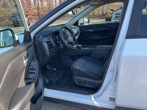 Used 2024 Nissan Rogue SV AWD/4WD image 50