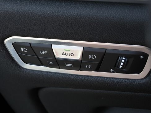 Used 2020 BMW X7 xDrive40i w/ Luxury Seating Package AWD/4WD image 16