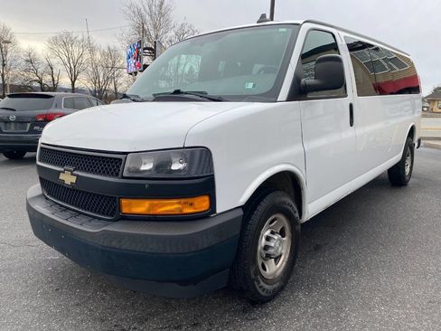 Used 2018 Chevrolet Express 3500 LS image 7
