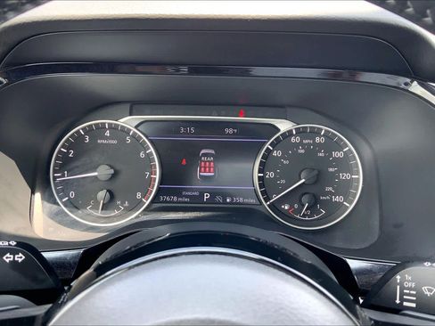 Used 2025 Nissan Pathfinder SL FWD image 25