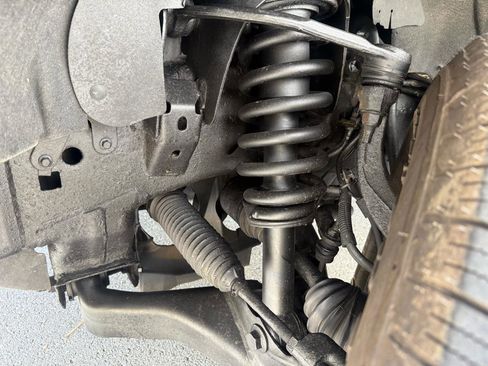 Used 2012 Ford F150 XLT w/ XLT Chrome Pkg image 46