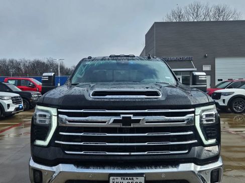 Used 2024 Chevrolet Silverado 2500 LTZ w/ LTZ Convenience Package image 2