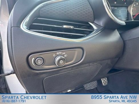 Used 2017 Chevrolet Malibu LT FWD image 14