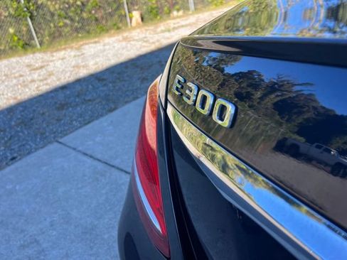 Used 2018 Mercedes-Benz E 300 image 35