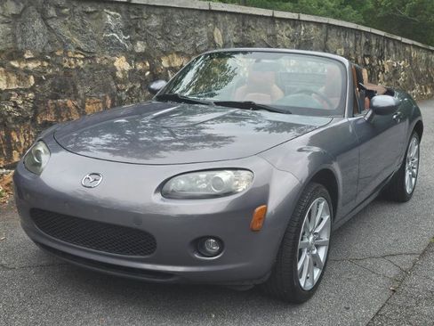 Used 2007 MAZDA MX-5 Miata Grand Touring w/ Premium Pkg RWD image 17