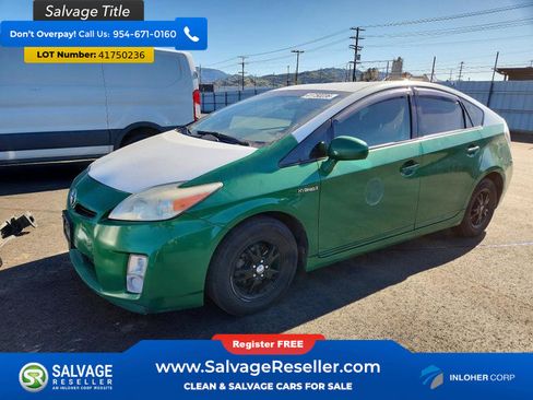 Used 2014 Toyota Prius Two image 1