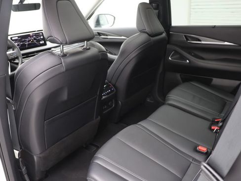 Used 2023 INFINITI QX60 Luxe w/ Performance Audio Package AWD/4WD image 10