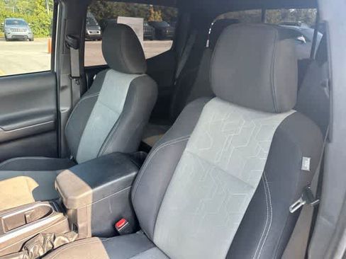 Used 2021 Toyota Tacoma TRD Off-Road w/ Technology Package AWD/4WD image 3