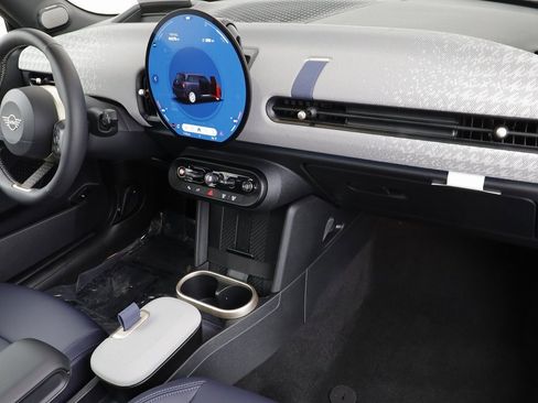 Certified 2025 MINI Cooper S image 17