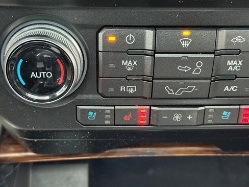 Certified 2018 Ford F150 Lariat w/ Equipment Group 502A Luxury image 19