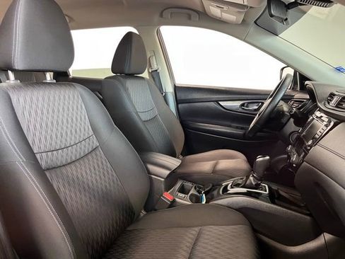 Used 2020 Nissan Rogue SV image 10