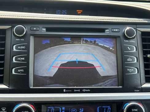 Used 2016 Toyota Highlander Plus AWD/4WD image 25