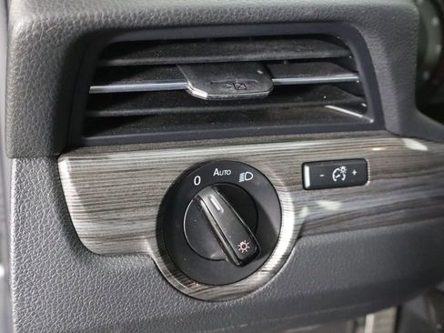 Used 2022 Volkswagen Passat 2.0T R-Line image 24