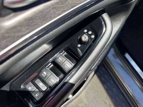 Used 2022 Jeep Grand Cherokee Overland AWD/4WD image 12
