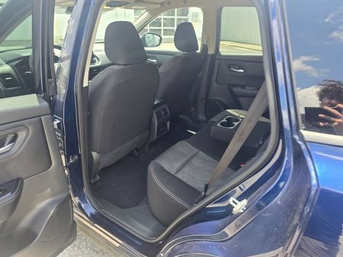 Used 2025 Nissan Rogue SV FWD image 26