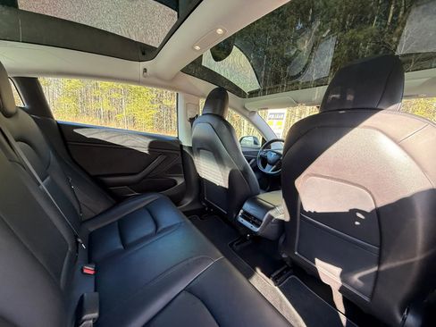 Used 2018 Tesla Model 3 Mid Range image 25